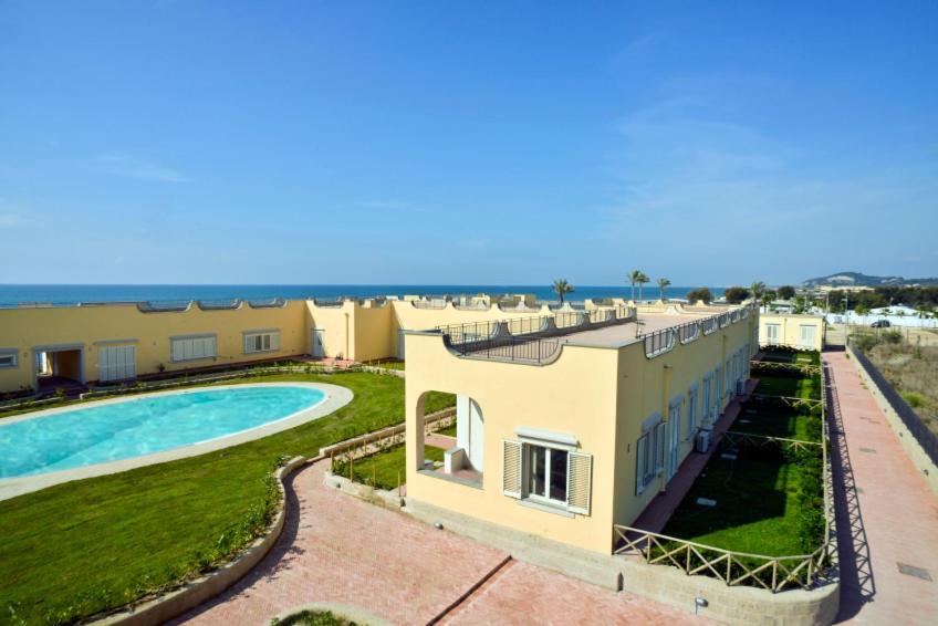 Pia Beach House Баколи Экстерьер фото